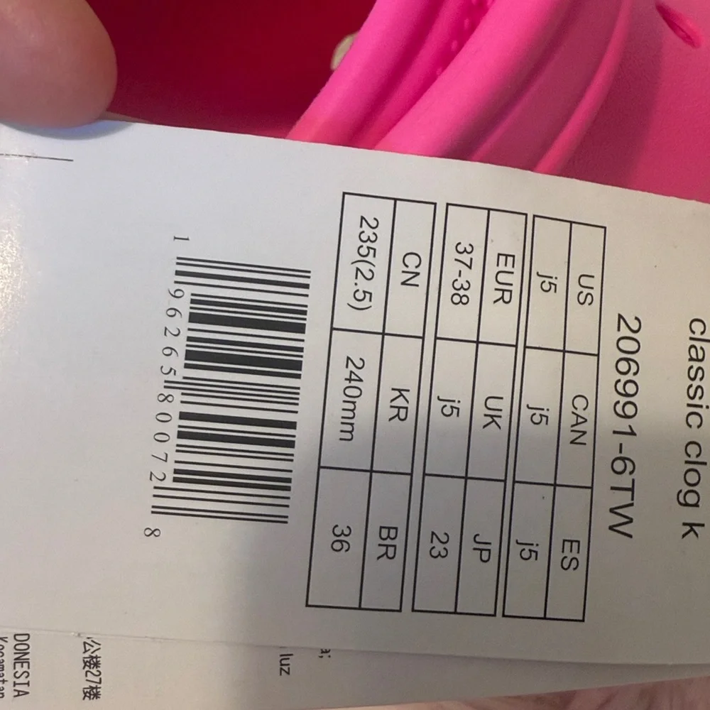 CROCS Kids Classic Clog in Hot Pink